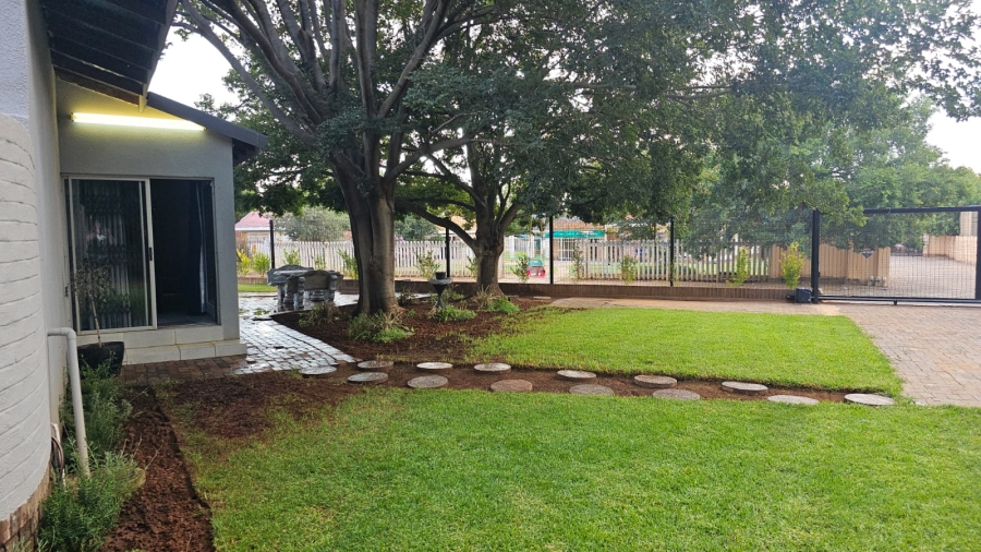 8 Bedroom Property for Sale in Irene Park North West